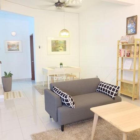 Home Sweet Home Semenyih Bagian luar foto