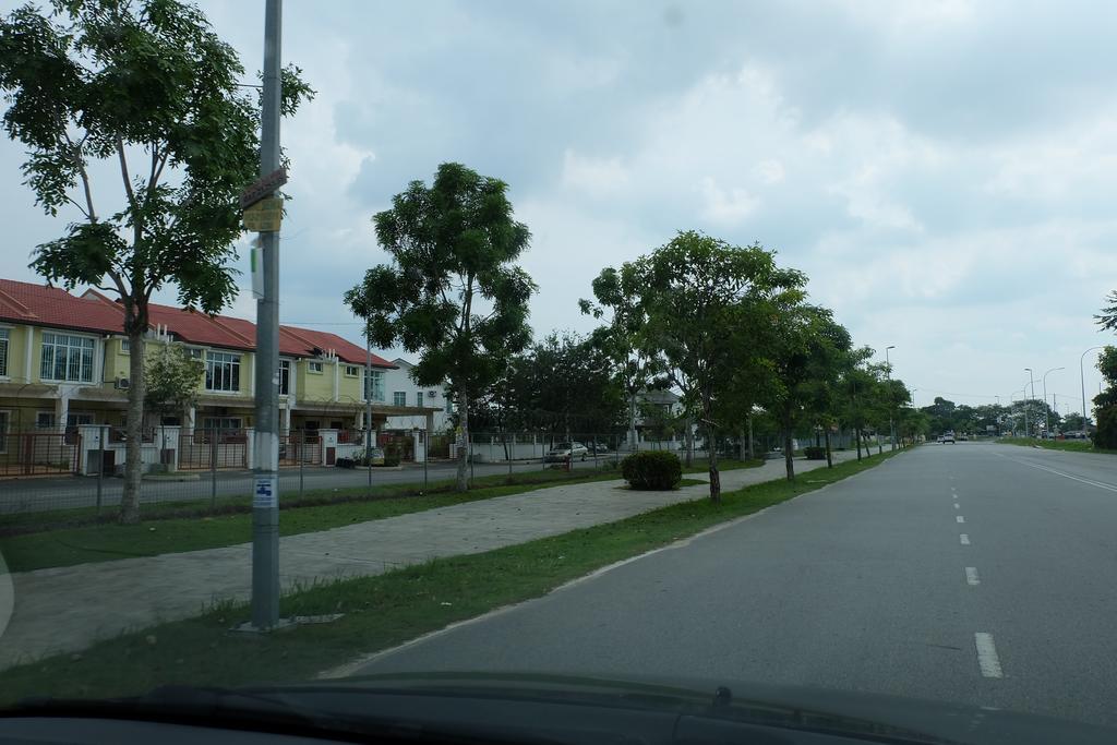 Home Sweet Home Semenyih Bagian luar foto