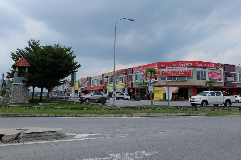 Home Sweet Home Semenyih Bagian luar foto